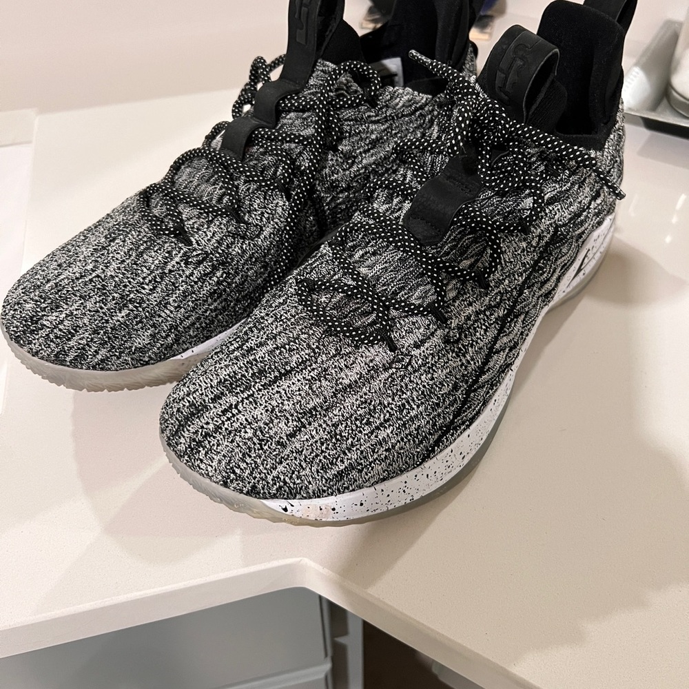 Nike Lebron 15 Low Ashes